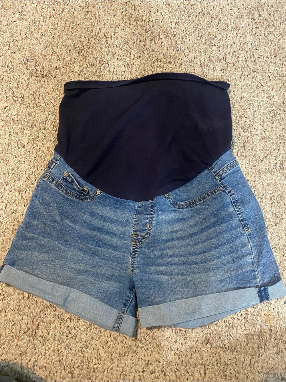 Maternity Levi stretch shortie Denim Roll-Cuff Shorts with Stretch Panel